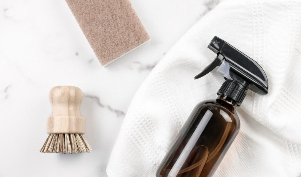 How to remove olive oil stains from clothes featured image