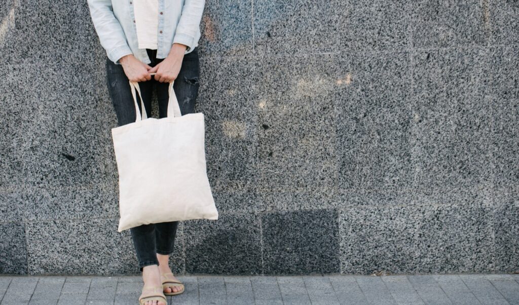 How to clean a canvas bag featured image